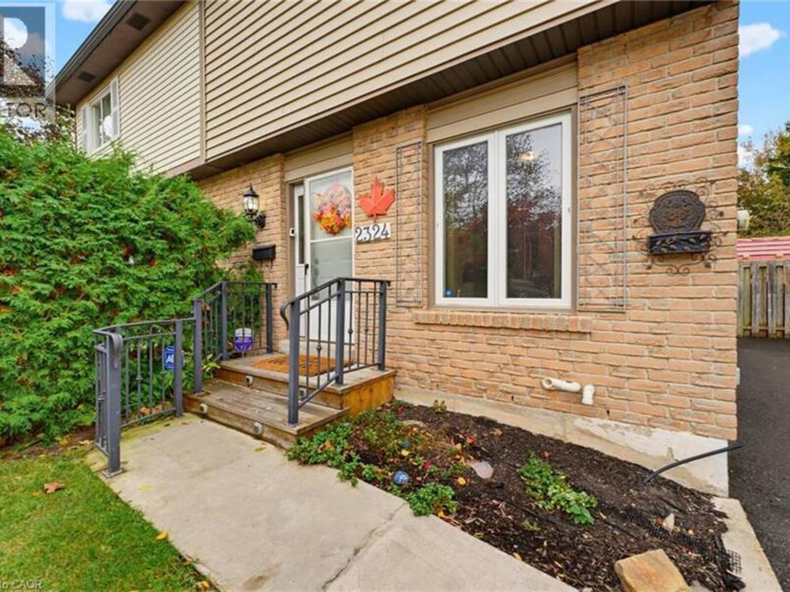 2324 MIDDLESMOOR Crescent, Burlington, Ontario L7P 3X7