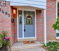 1485 NEWLANDS Crescent | Burlington Ontario | Slide Image Four