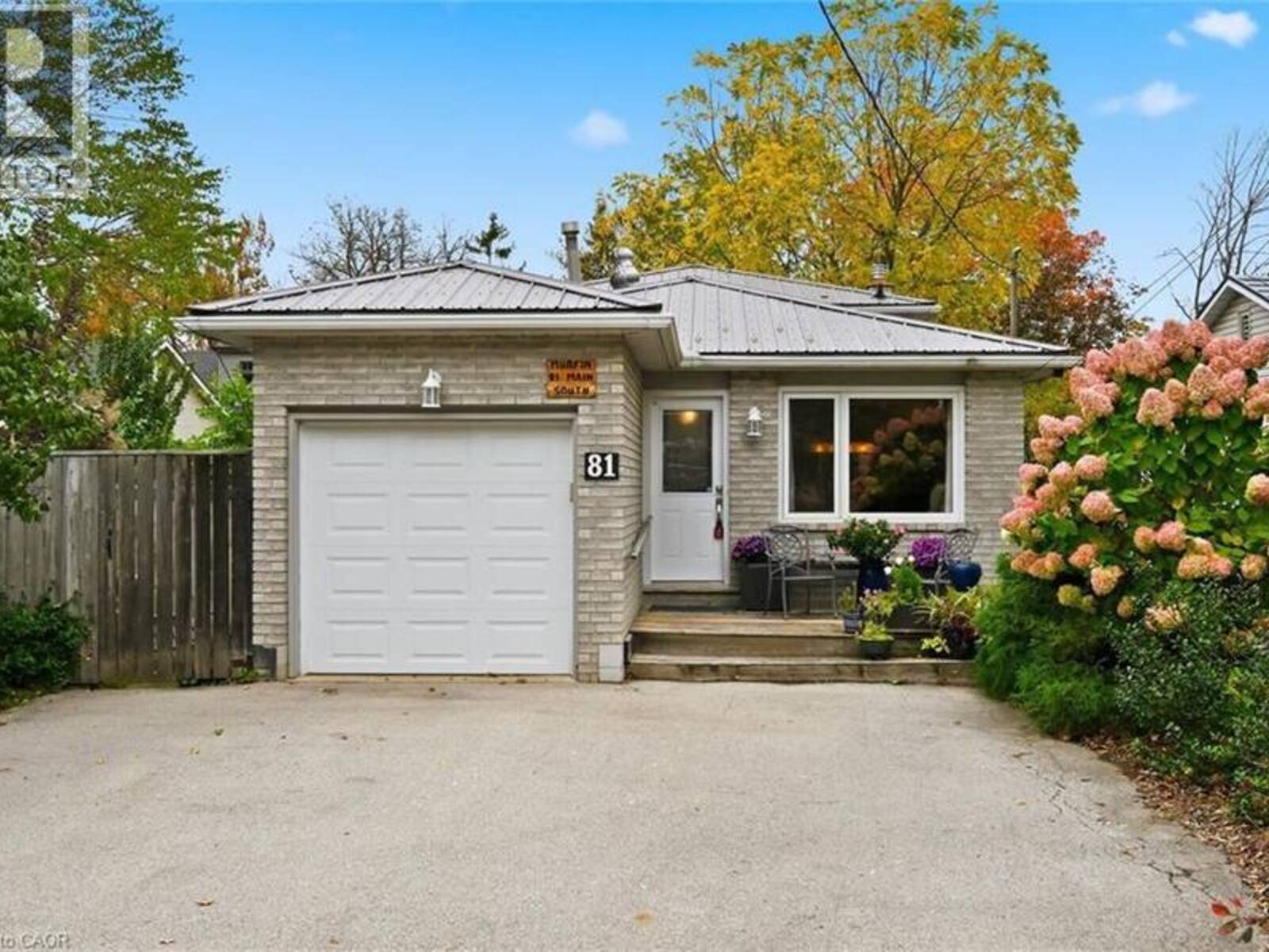 81 MAIN Street S, Waterdown, Ontario L0R 2H0