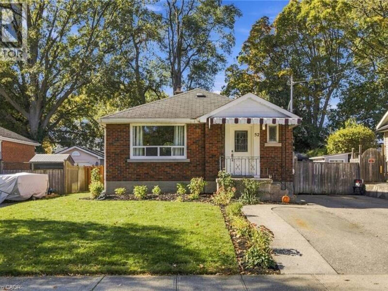 52 DUDHOPE Avenue, Cambridge, Ontario N1R 4T5