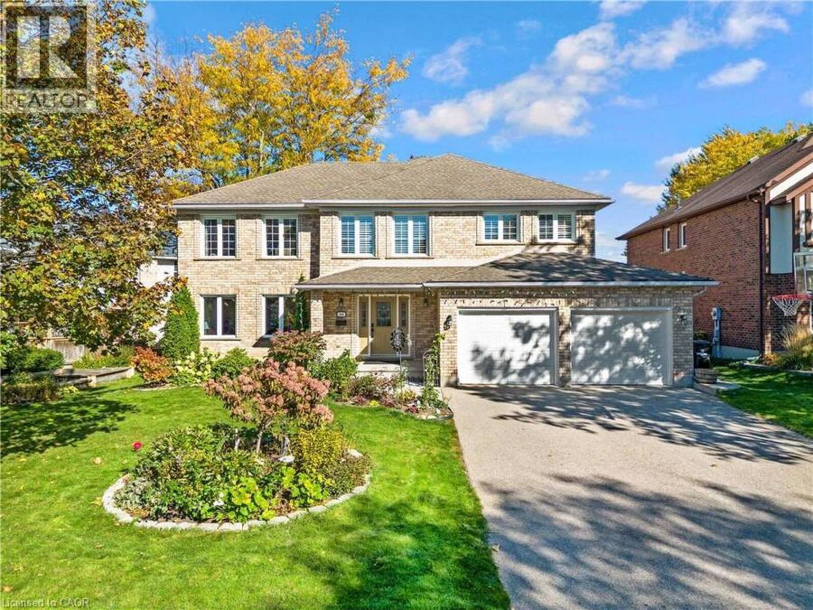 548 SANDBROOKE Court, Waterloo, Ontario N2T 2H4