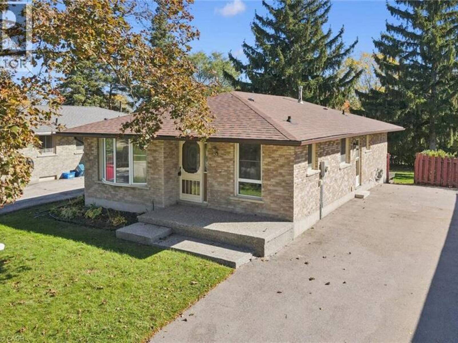 11 CALEDON Court, Cambridge, Ontario N1S 3W3