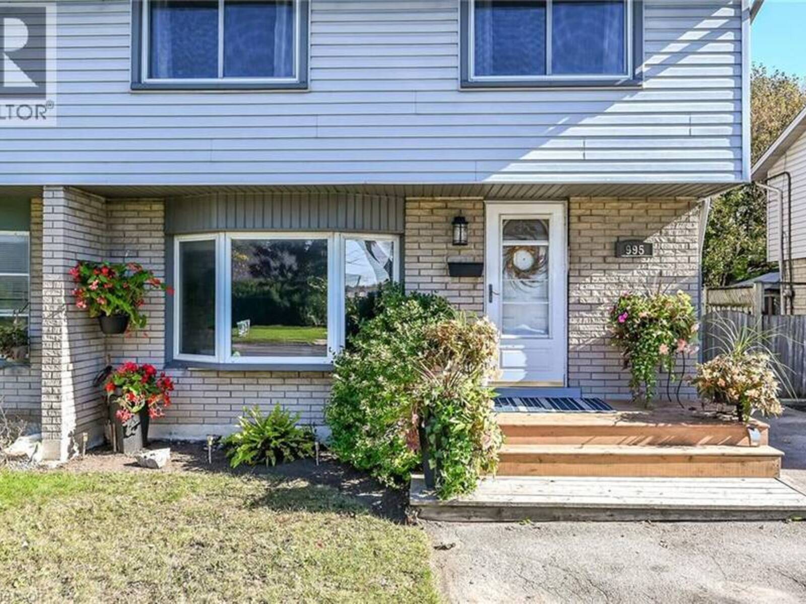 995 UPPER WELLINGTON Street, Hamilton, Ontario L9A 3S4