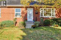 2117 MAPLEWOOD Drive | Burlington Ontario | Slide Image Three