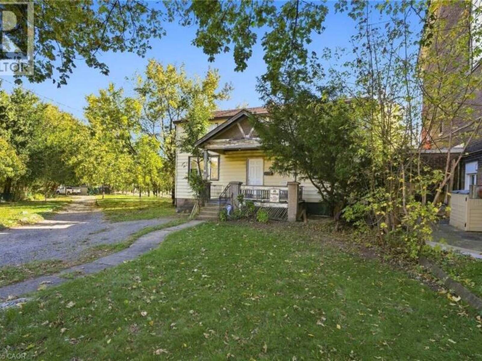 14 LONDON Street N, Hamilton, Ontario L8H 4B3