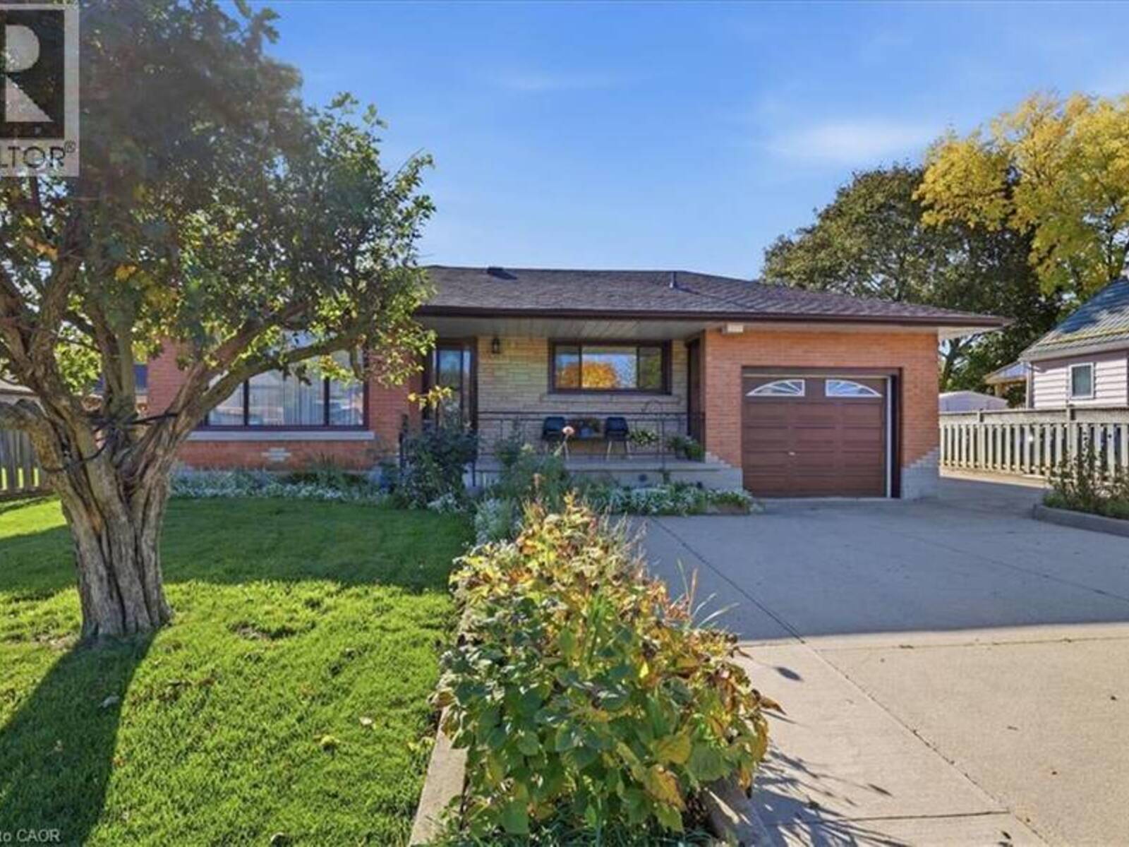 207 ELLIOTT Street, Cambridge, Ontario N1R 2K8