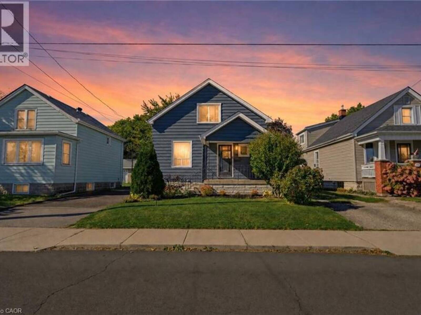 206 CRAIGROYSTON Road, Hamilton, Ontario L8K 3K3