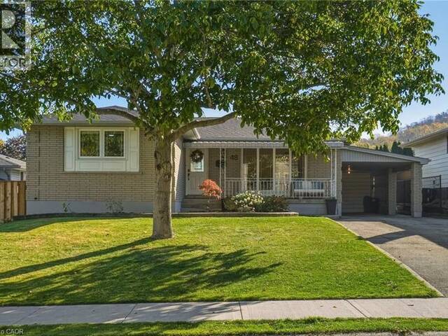 48 STONEY BROOK Drive Hamilton Ontario, L8G 2X8 - 4 Bedrooms Home For Sale