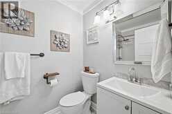2101 EDINBURGH Drive | Burlington Ontario | Slide Image Twenty