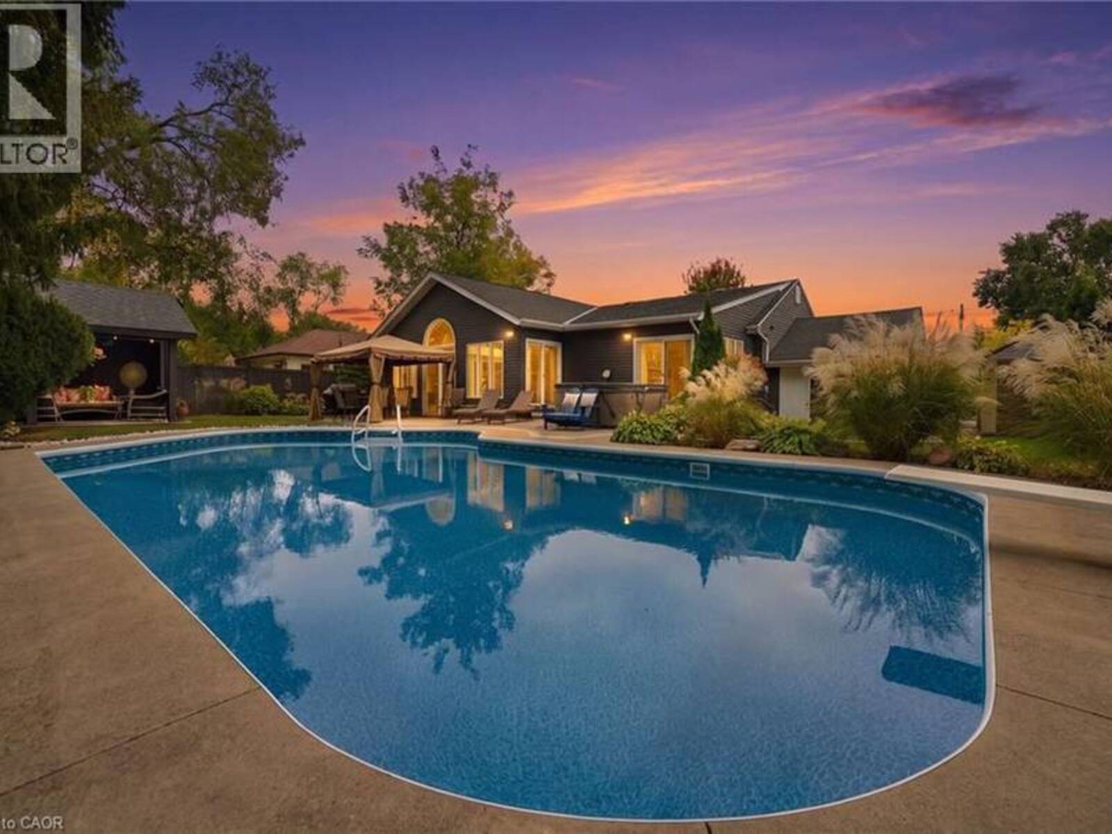 2101 EDINBURGH Drive, Burlington, Ontario L7R 2C8