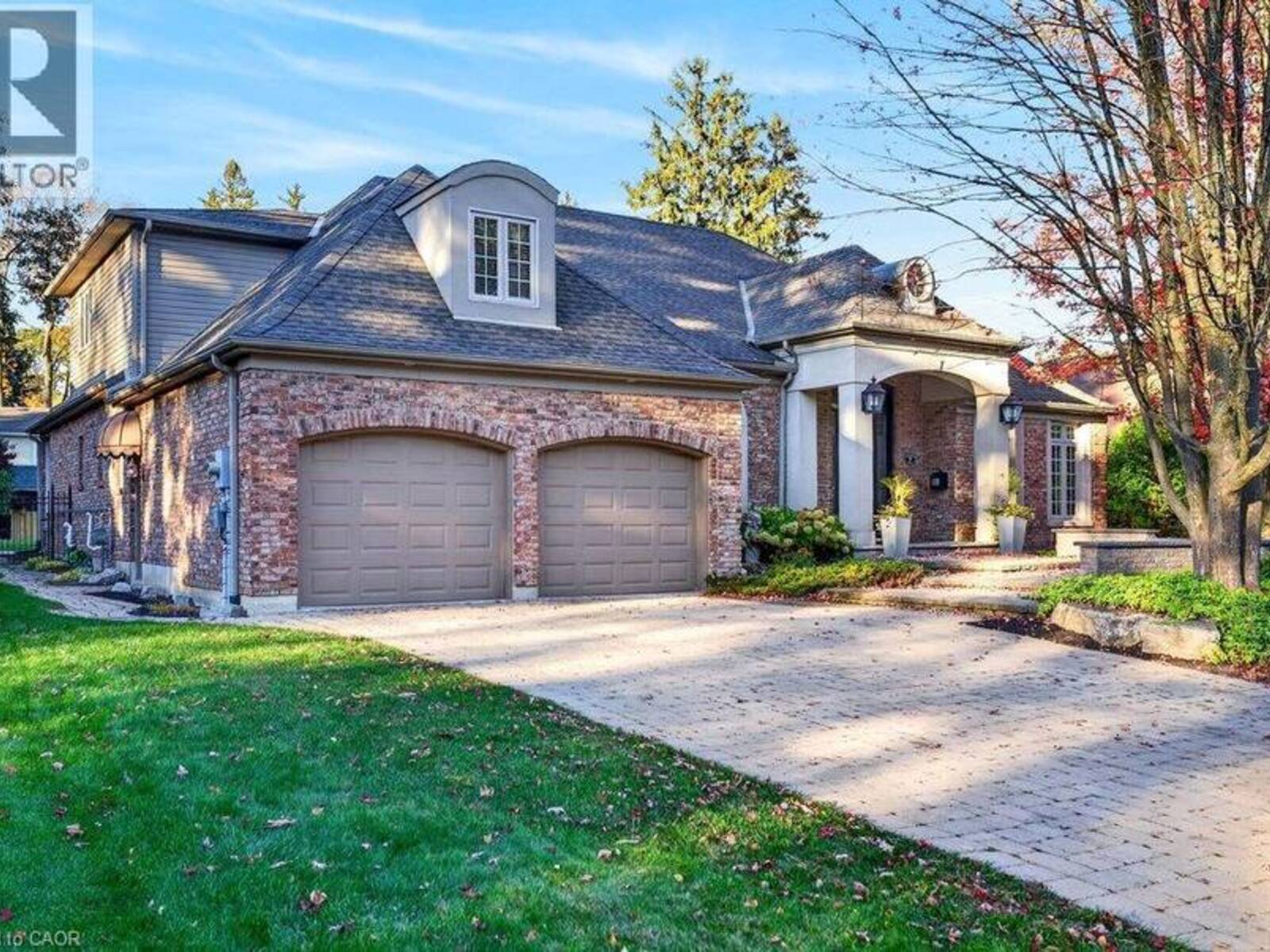9 HARRINGTON Place, Ancaster, Ontario L9G 4Z2