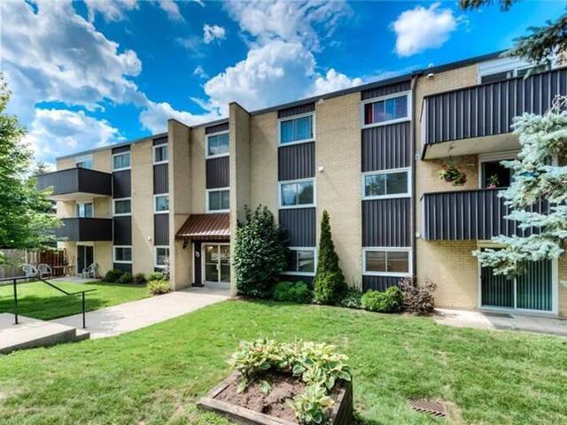 75 HAZELGLEN Drive Unit# 308 Kitchener Ontario, N2M 2E2 - 2 Bedrooms Condo For Sale