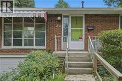 44 MCDONALD Court | Waterdown Ontario | Slide Image Three