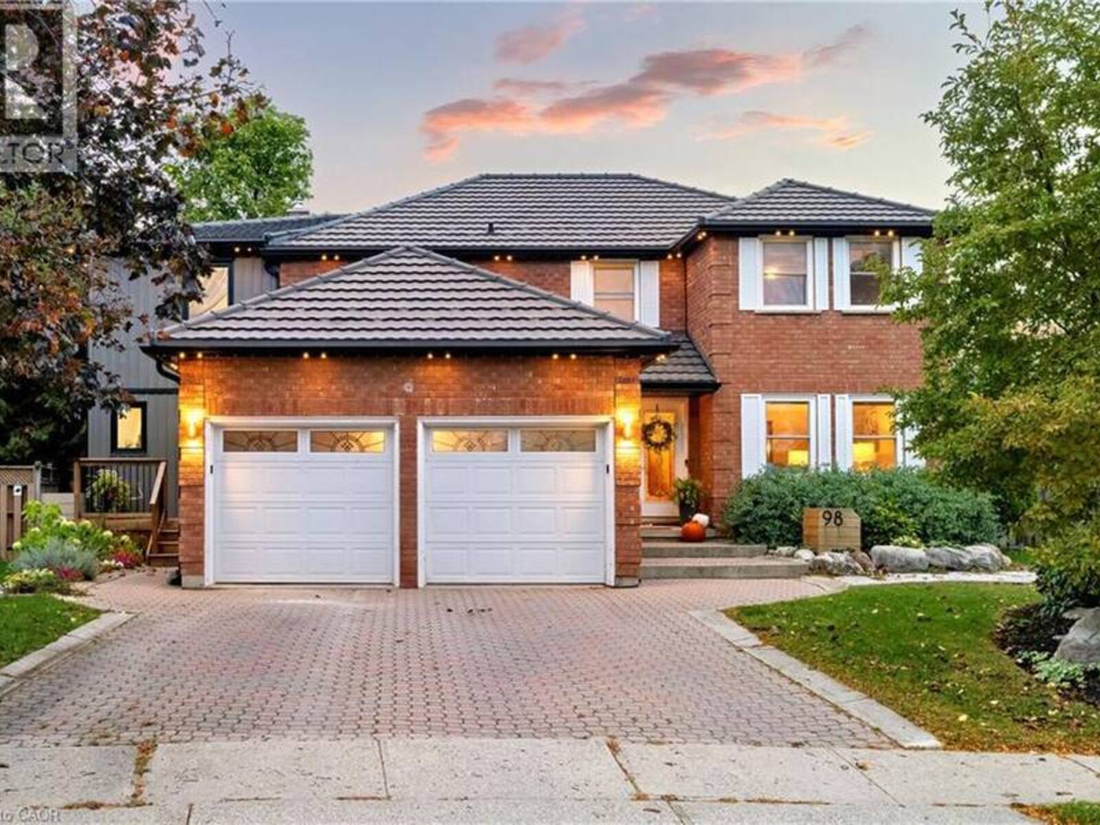 98 WALLACE Drive, Cambridge, Ontario N1T 1K8