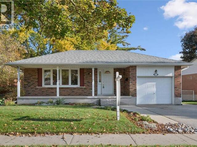 86 LOWER CANADA Crescent Kitchener Ontario, N2P 1E8 - 3 Bedrooms Home For Sale