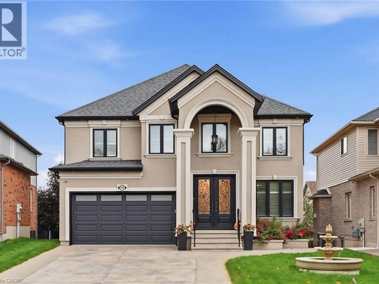 916 FOXBROOK Court, Kitchener, Ontario N2P 2W1