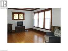 194 DELAWARE Avenue | Hamilton Ontario | Slide Image Sixteen
