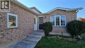 7 JADE Court | Cambridge Ontario | Slide Image Three