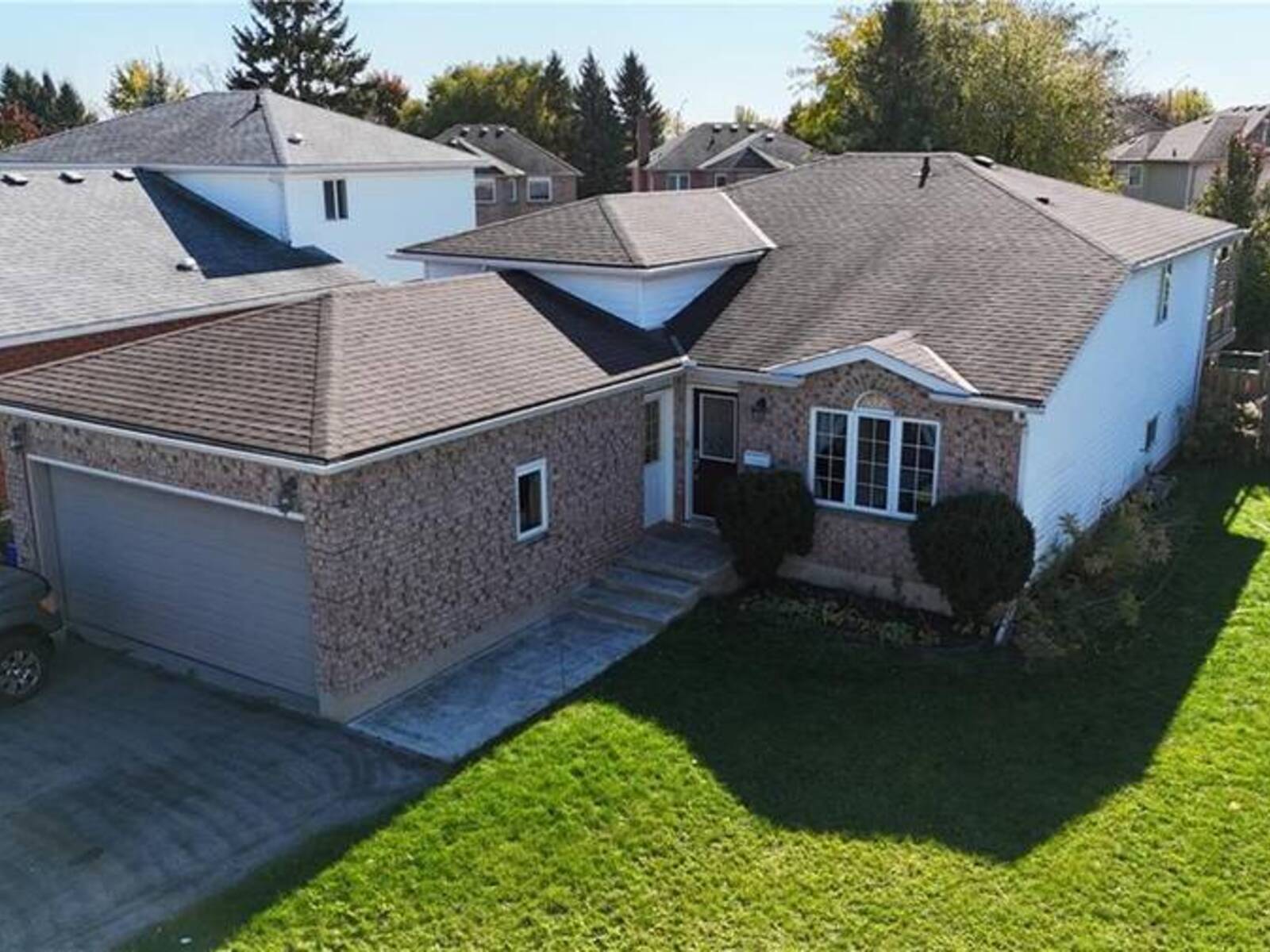 7 JADE Court, Cambridge, Ontario N1T 1X1