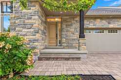3 HILLSIDE Drive | Niagara-on-the-Lake Ontario | Slide Image Two