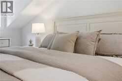 270 POPLAR Drive | Burlington Ontario | Slide Image Sixteen
