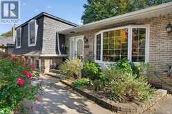 600 HOLLY HILL Crescent | Burlington Ontario | Slide Image Three