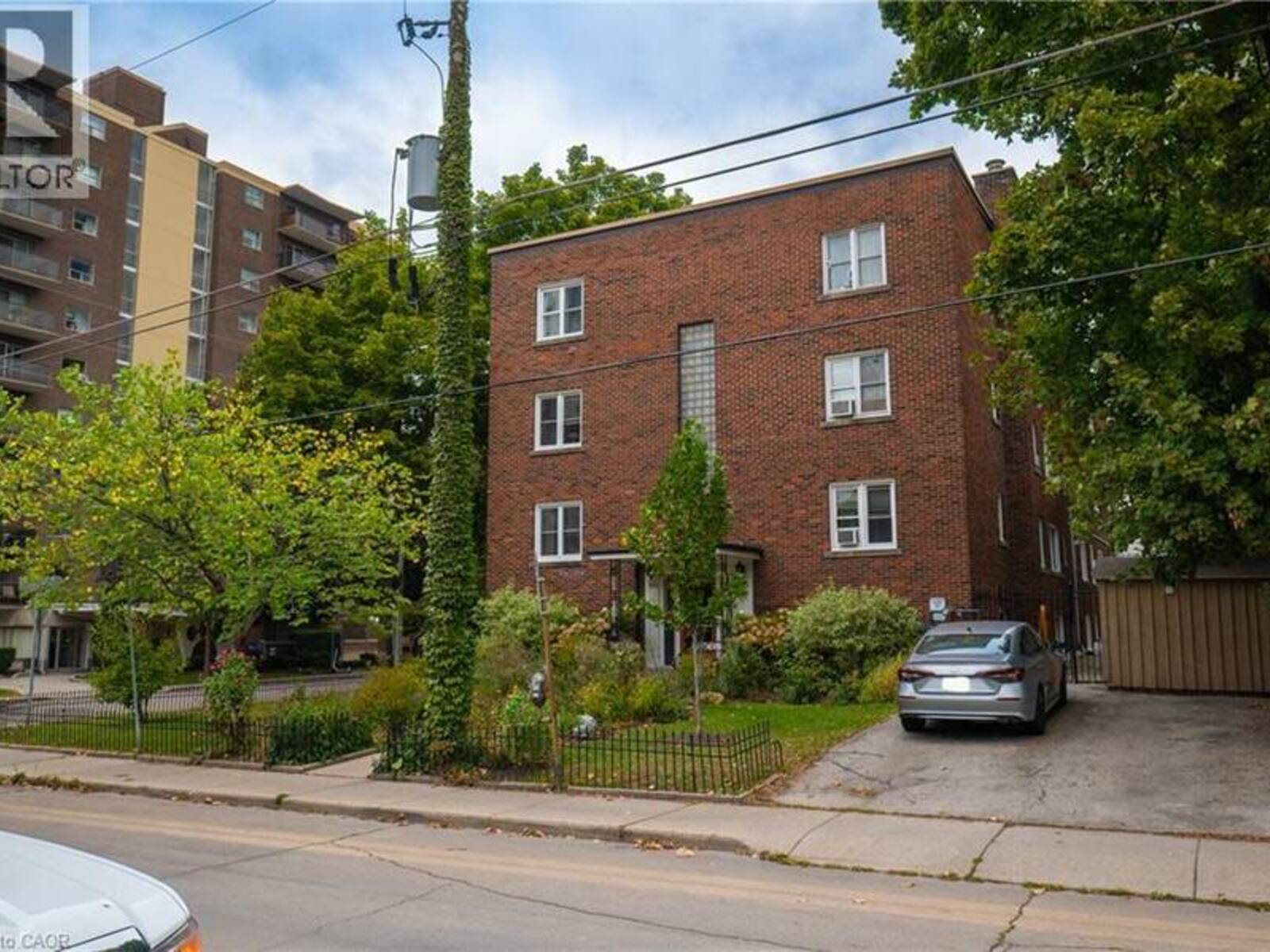 60 ROBINSON Street Unit# 304, Hamilton, Ontario L8P 1V9