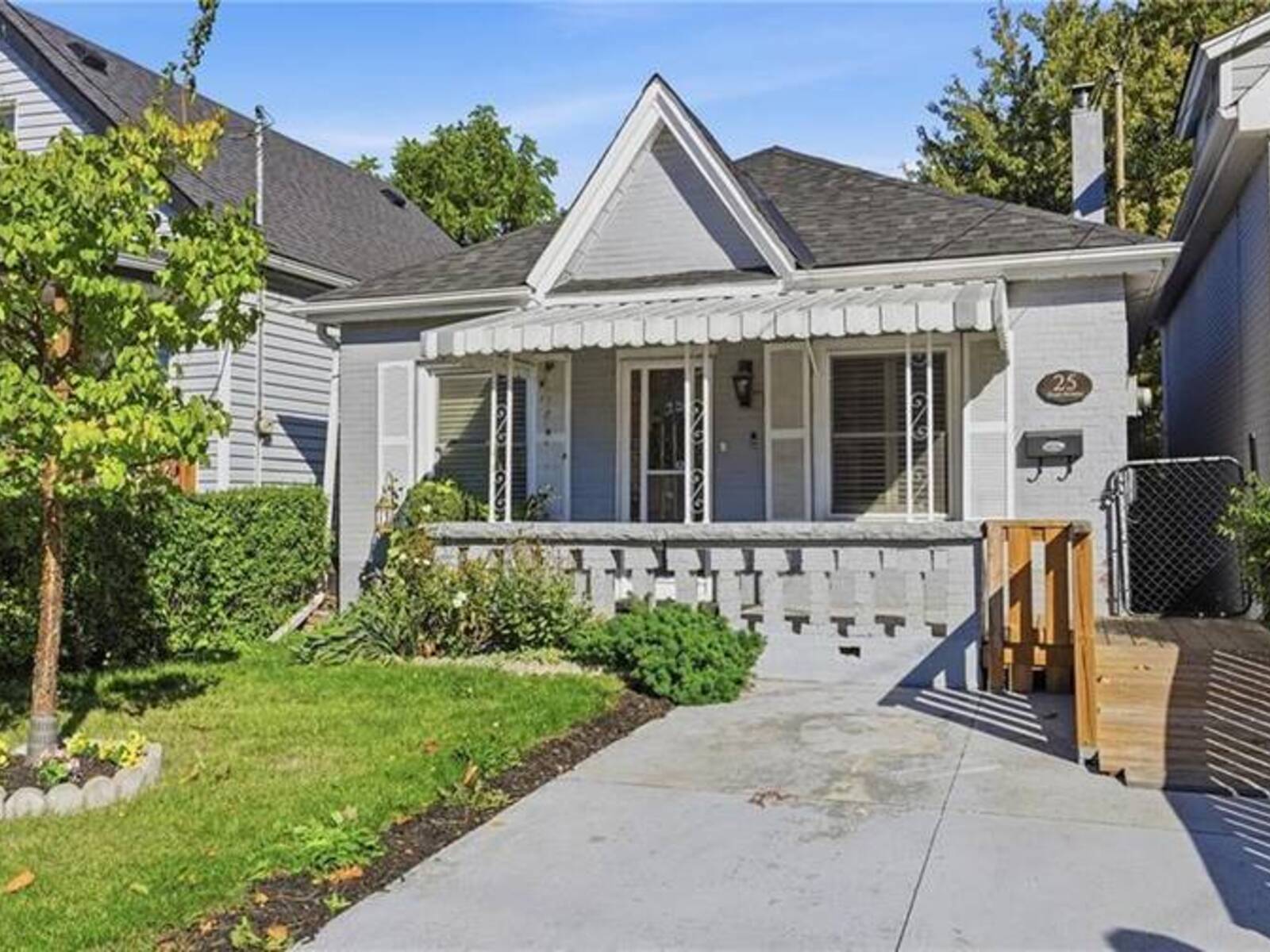 25 HOPE Avenue, Hamilton, Ontario L8H 2E1