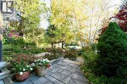 855 GOVERNORS Road | Dundas Ontario | Slide Image Four