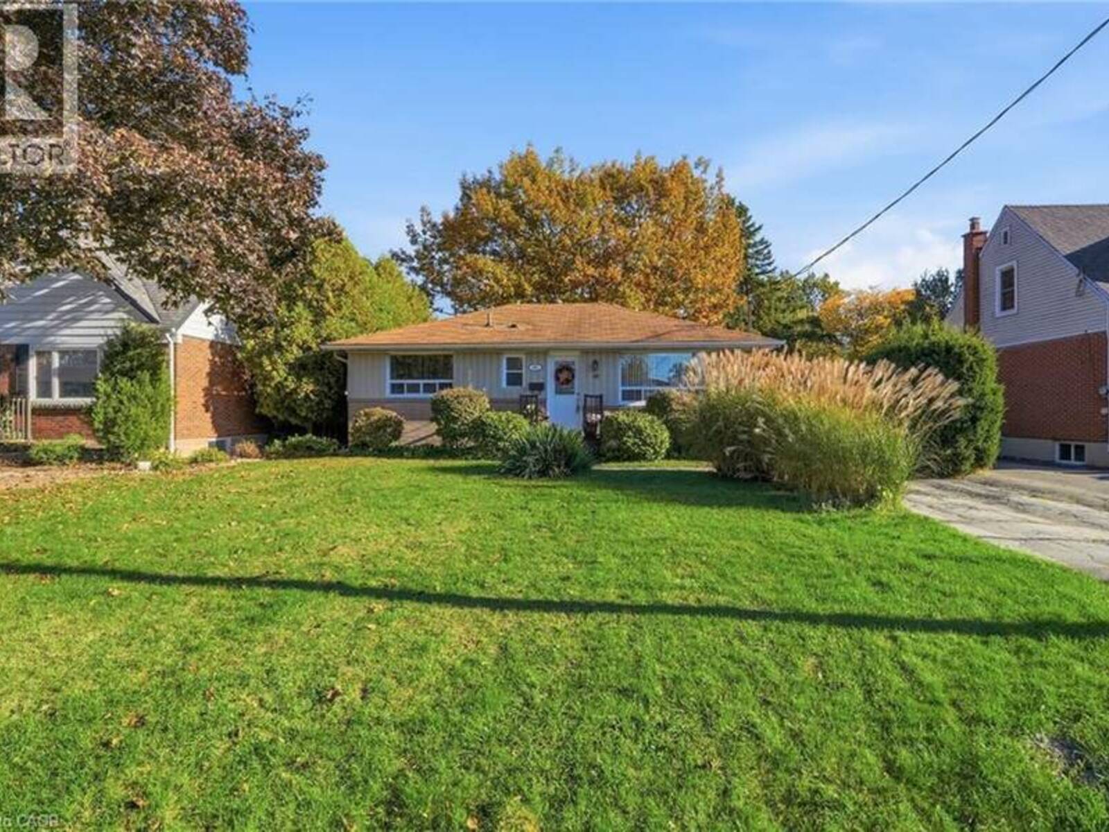 660 WICKENS Avenue, Burlington, Ontario L7T 3T2