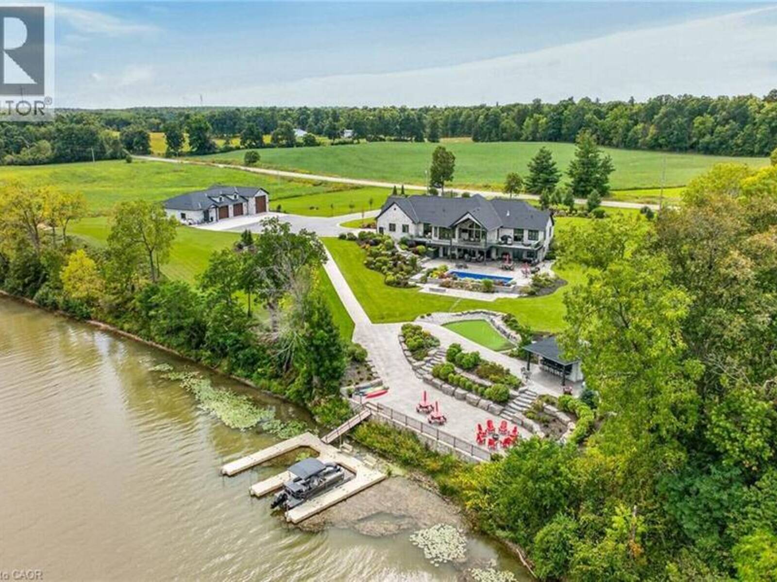 2064 RIVER Road, Cayuga, Ontario N0A 1E0