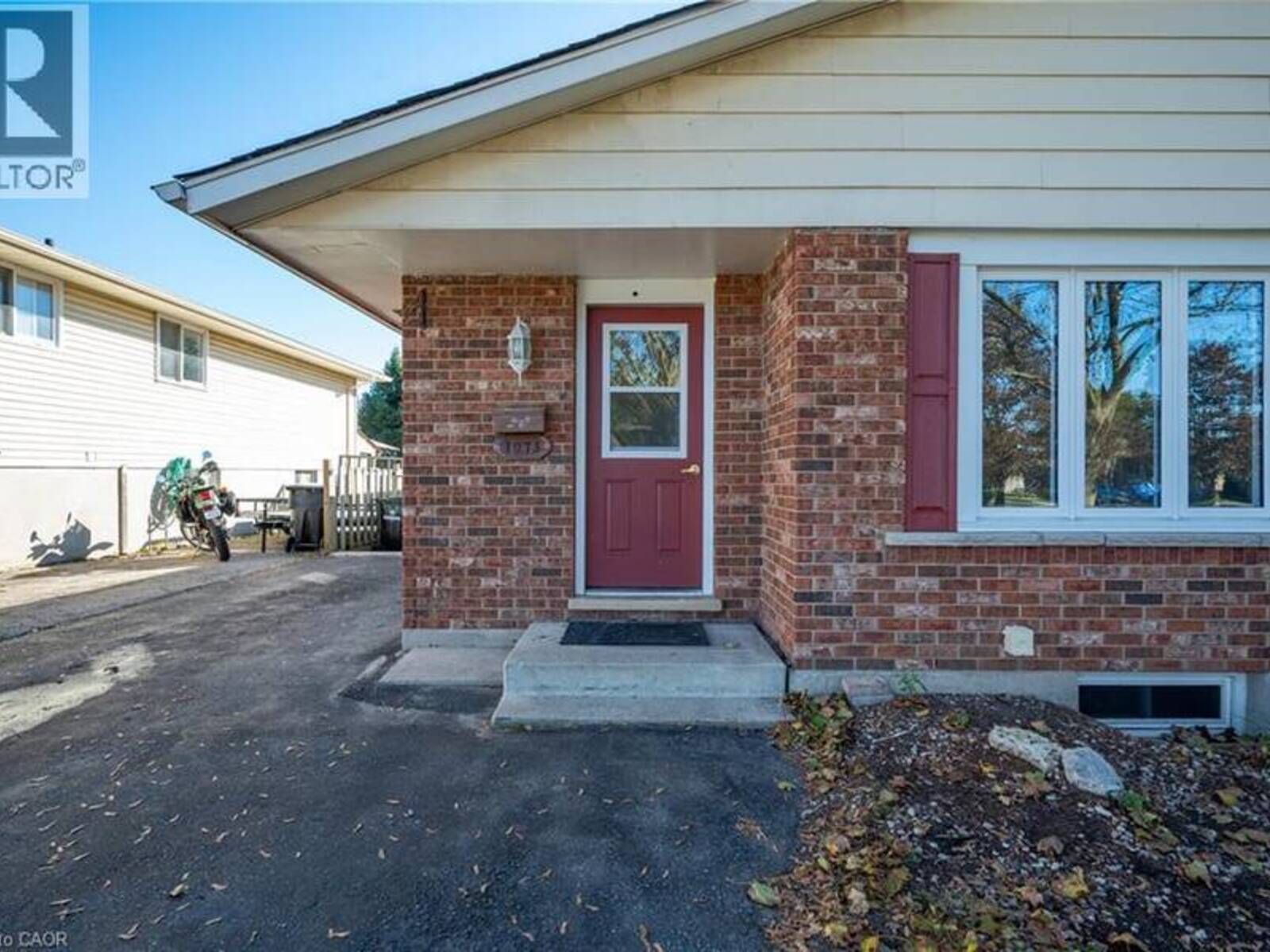 1073 LANGS Circle, Cambridge, Ontario N3H 5E6