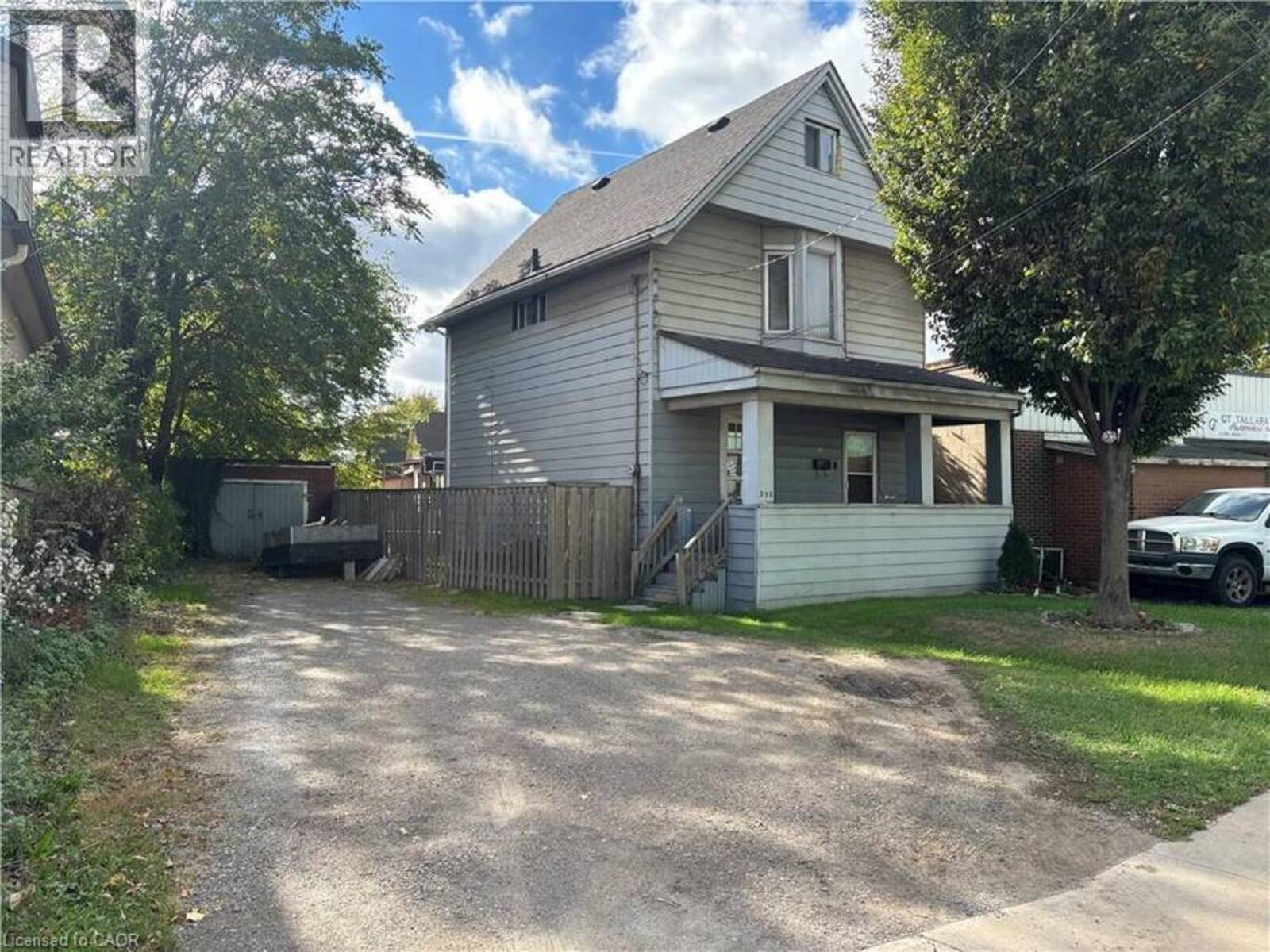 372 BEACH Road, Hamilton, Ontario L8H 3K5