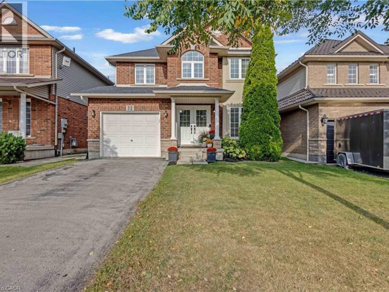 32 TOSSELL Avenue, Hamilton, Ontario L0R 1P0
