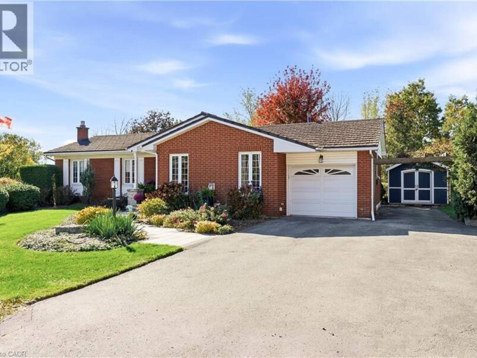 1360 WATERDOWN Road, Burlington, Ontario L7P 4Z9
