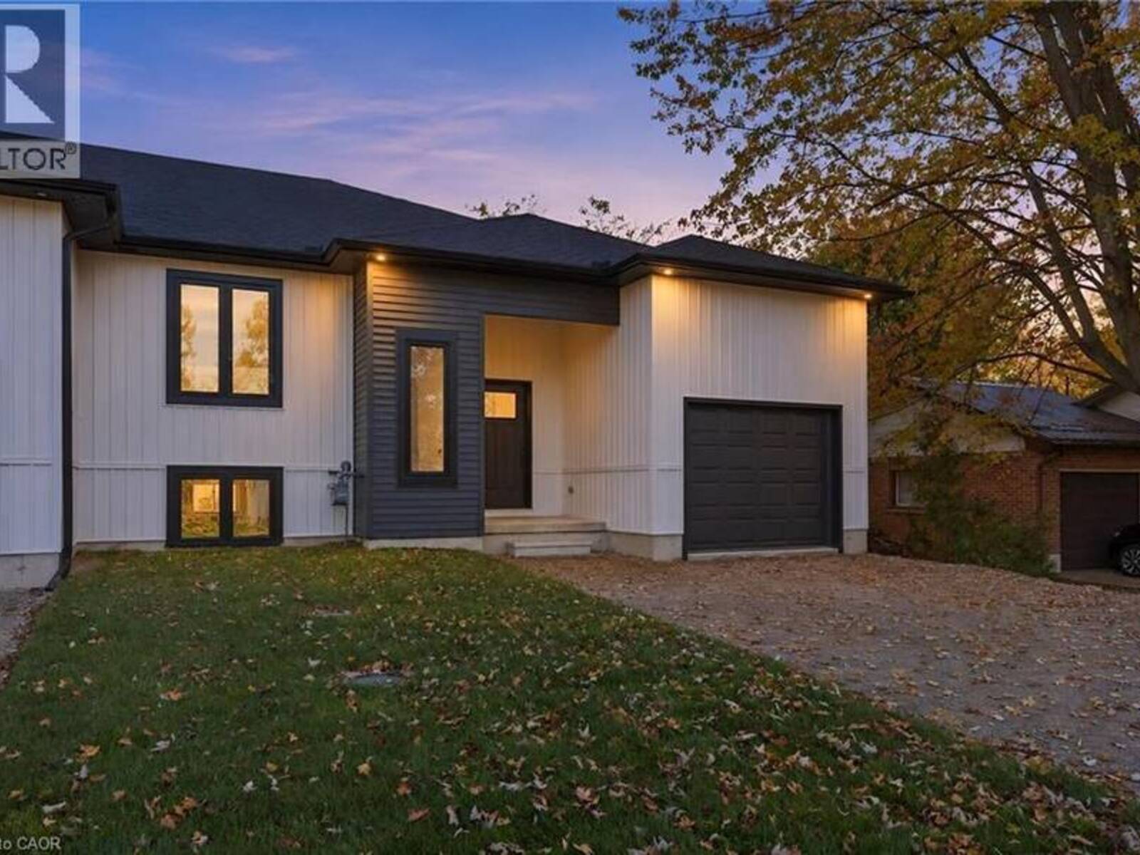 151 DAVIS Street Unit# 4, Southwest Middlesex, Ontario N0L 2N0