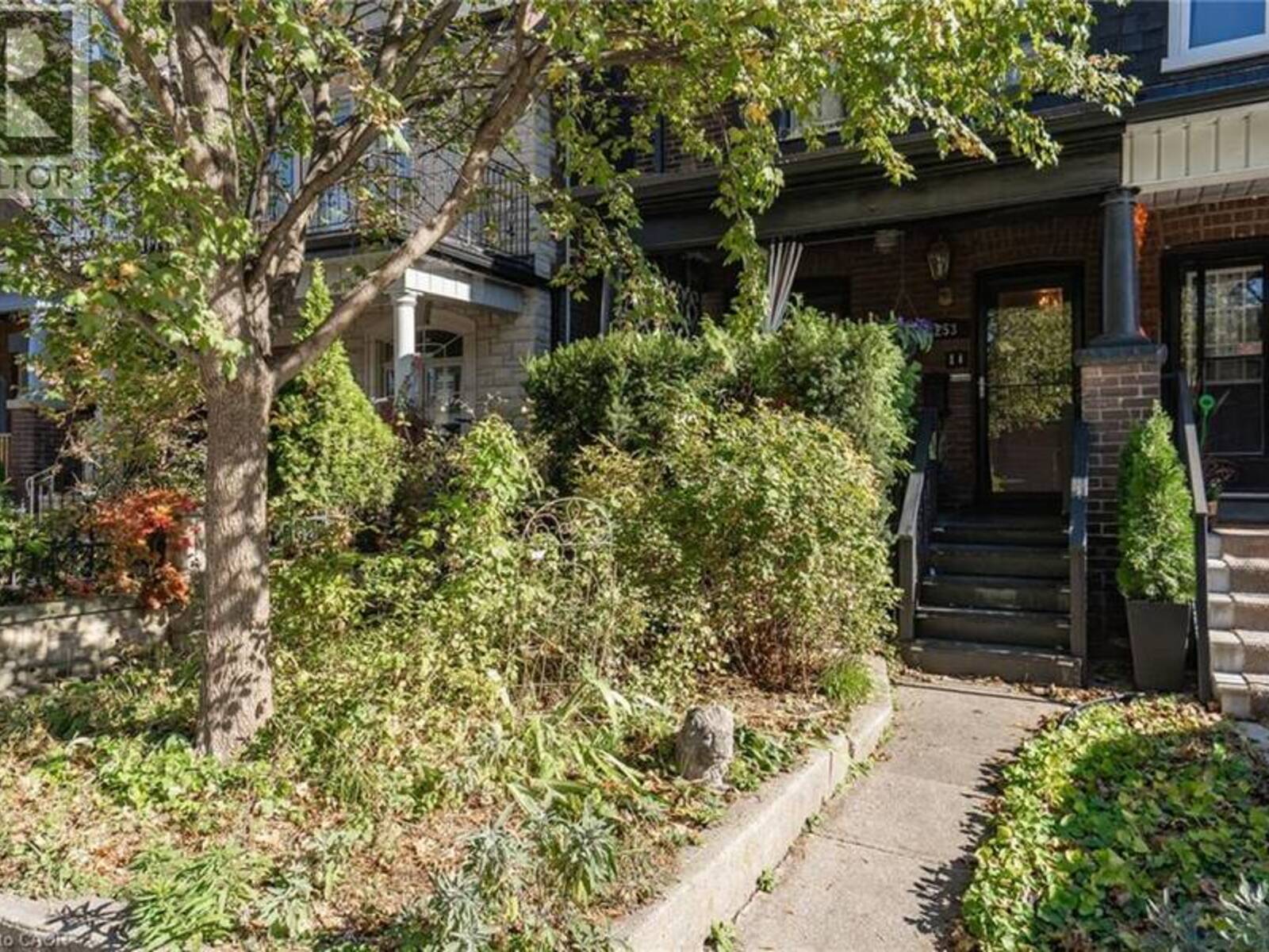 253 BARTLETT Avenue, Toronto, Ontario M6H 3G3