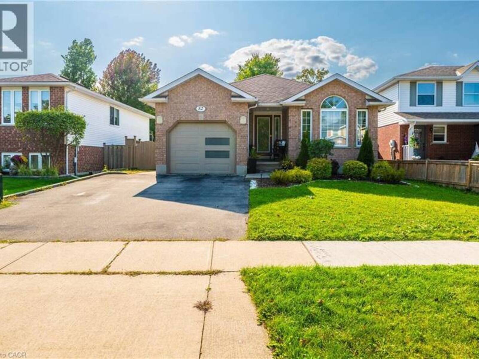 52 DAWN Crescent, Cambridge, Ontario N3C 4A9