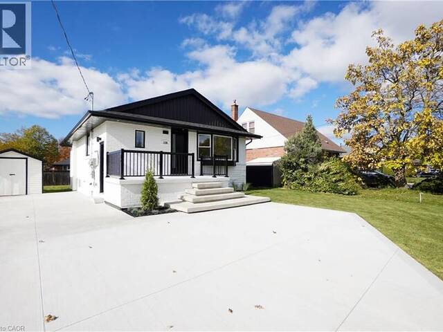 136 WARREN Avenue Hamilton Ontario, L9A 3E1 - Multi-family Home For Sale