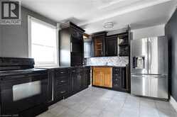 13 1/2 WATERSIDE Avenue | Cambridge Ontario | Slide Image Nine