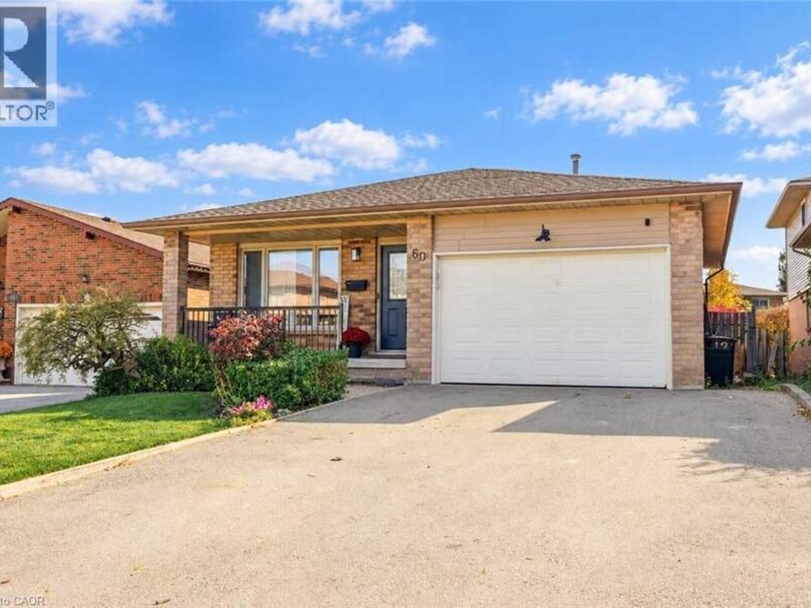 60 GLENAYR Street, Hamilton, Ontario L9C 7J3