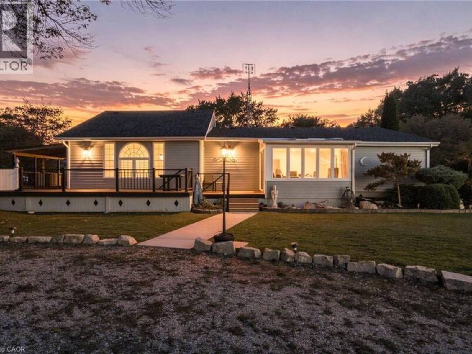 1022 LAKESHORE Road, Selkirk, Ontario N0A 1P0