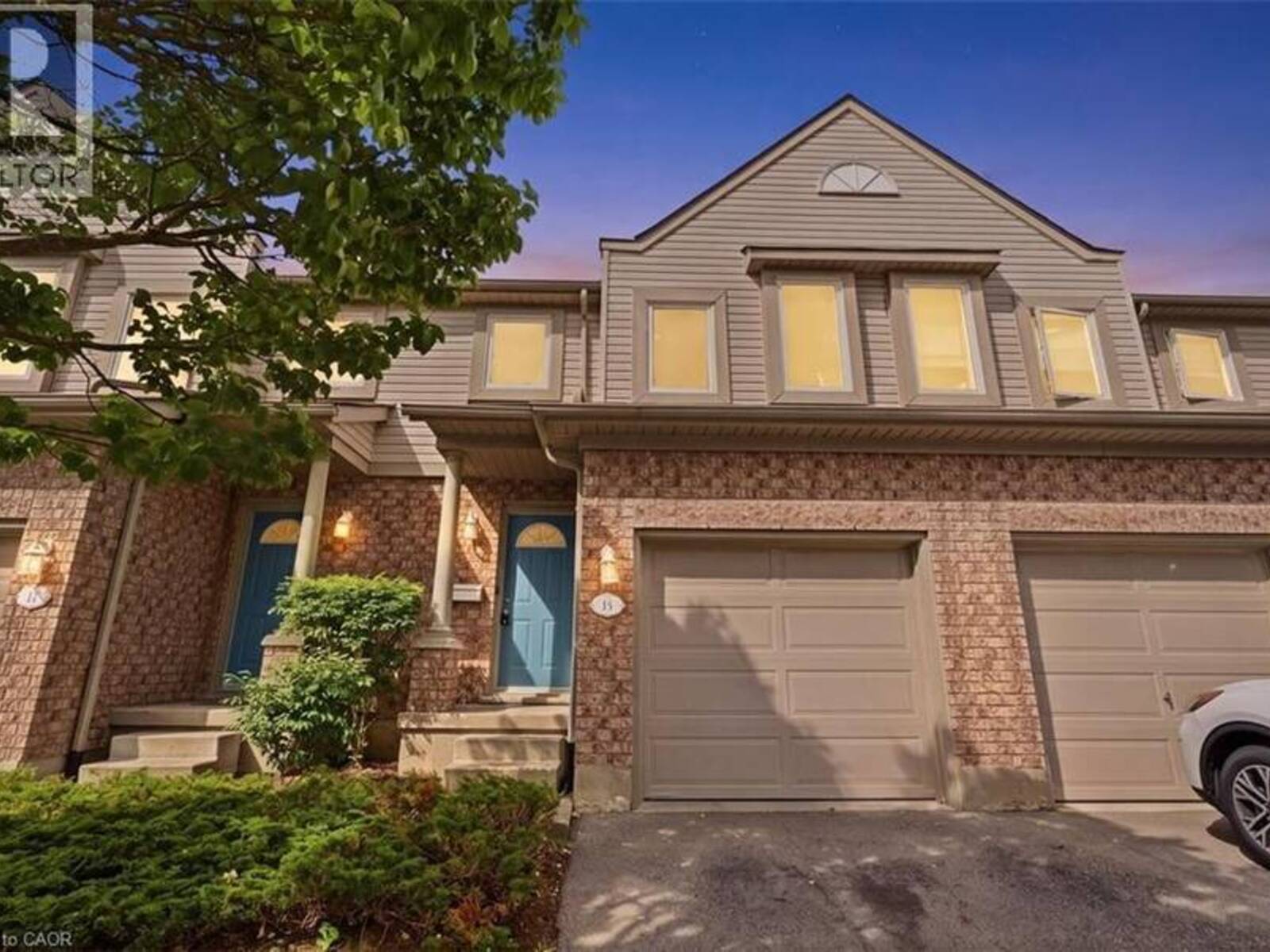 15 ROEHAMPTON Crescent, Guelph, Ontario N1L 1M8