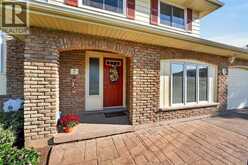 7 GOVERNOR'S Road | Grimsby Ontario | Slide Image Four