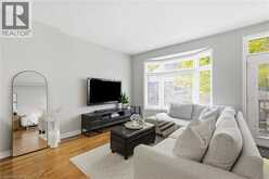 8 GOLDENVIEW Court | Waterdown Ontario | Slide Image Thirteen