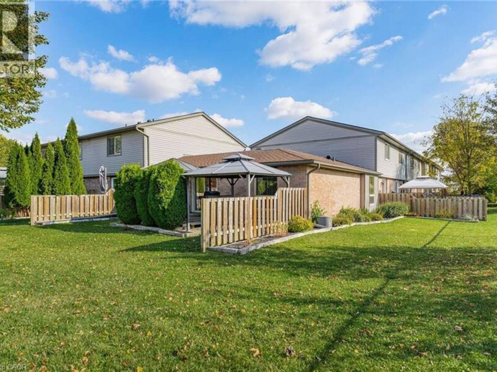 700 ERINBROOK Drive Unit# 4, Kitchener, Ontario N2E 2S7