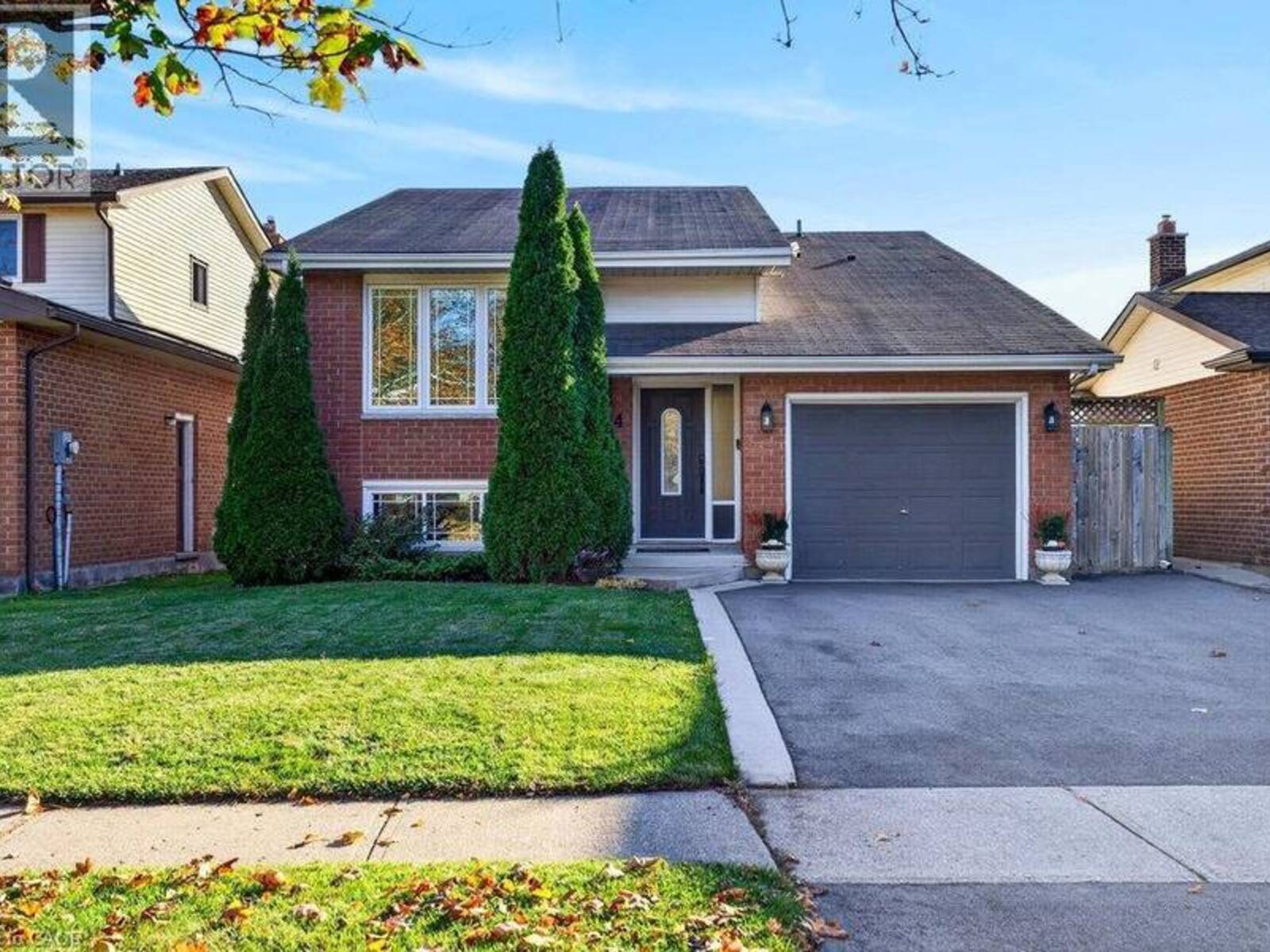 4 VANCE Crescent, Waterdown, Ontario L8B 0B8