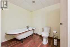 64 FROBISHER Court | Cambridge Ontario | Slide Image Forty