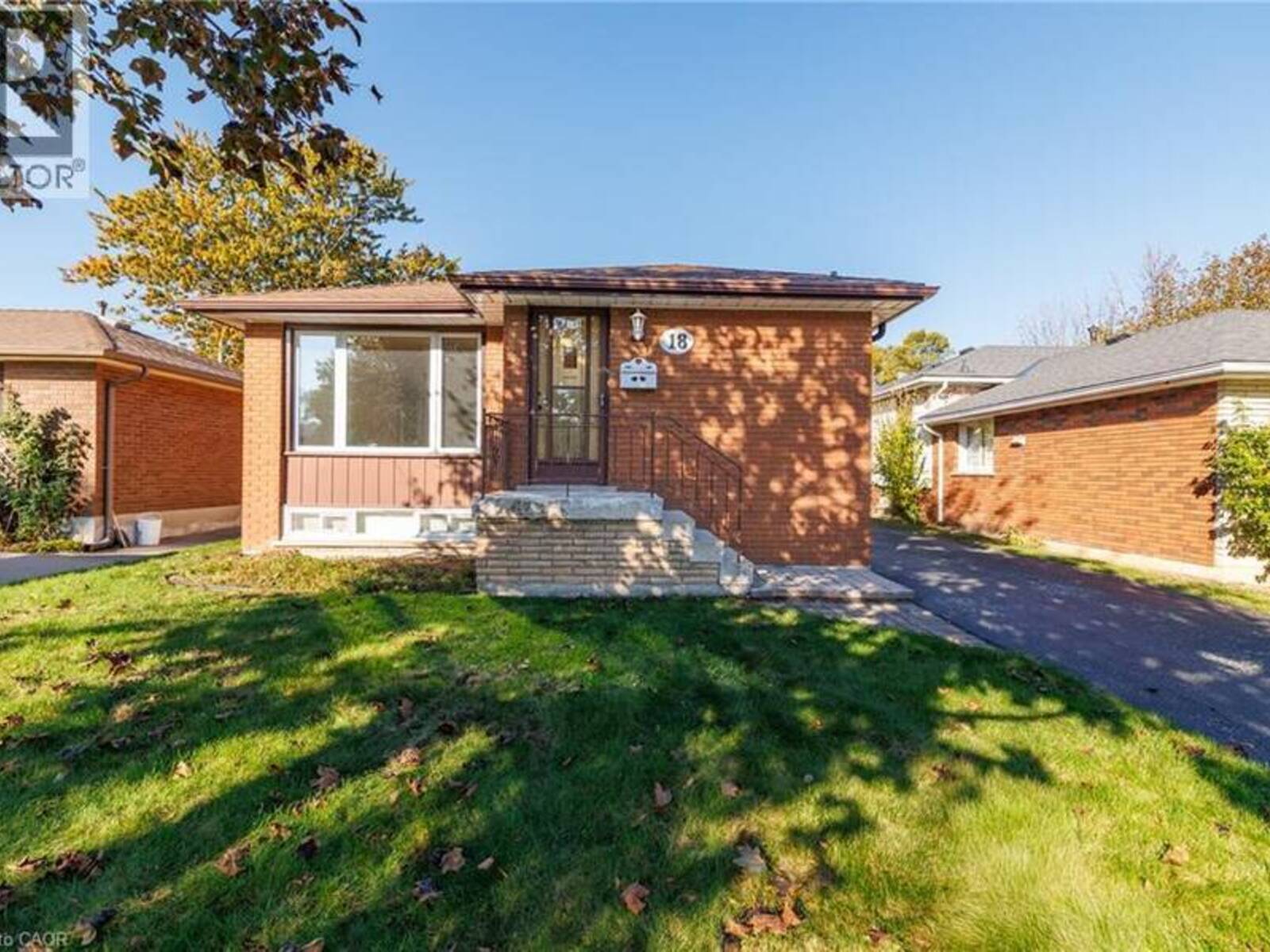 18 SYCAMORE Street, Hamilton, Ontario L8T 3N7