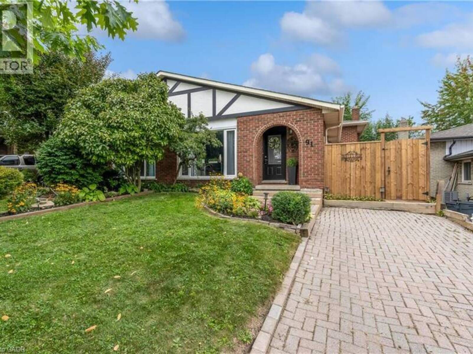 91 GUILDWOOD Drive, Hamilton, Ontario L9C 6S3